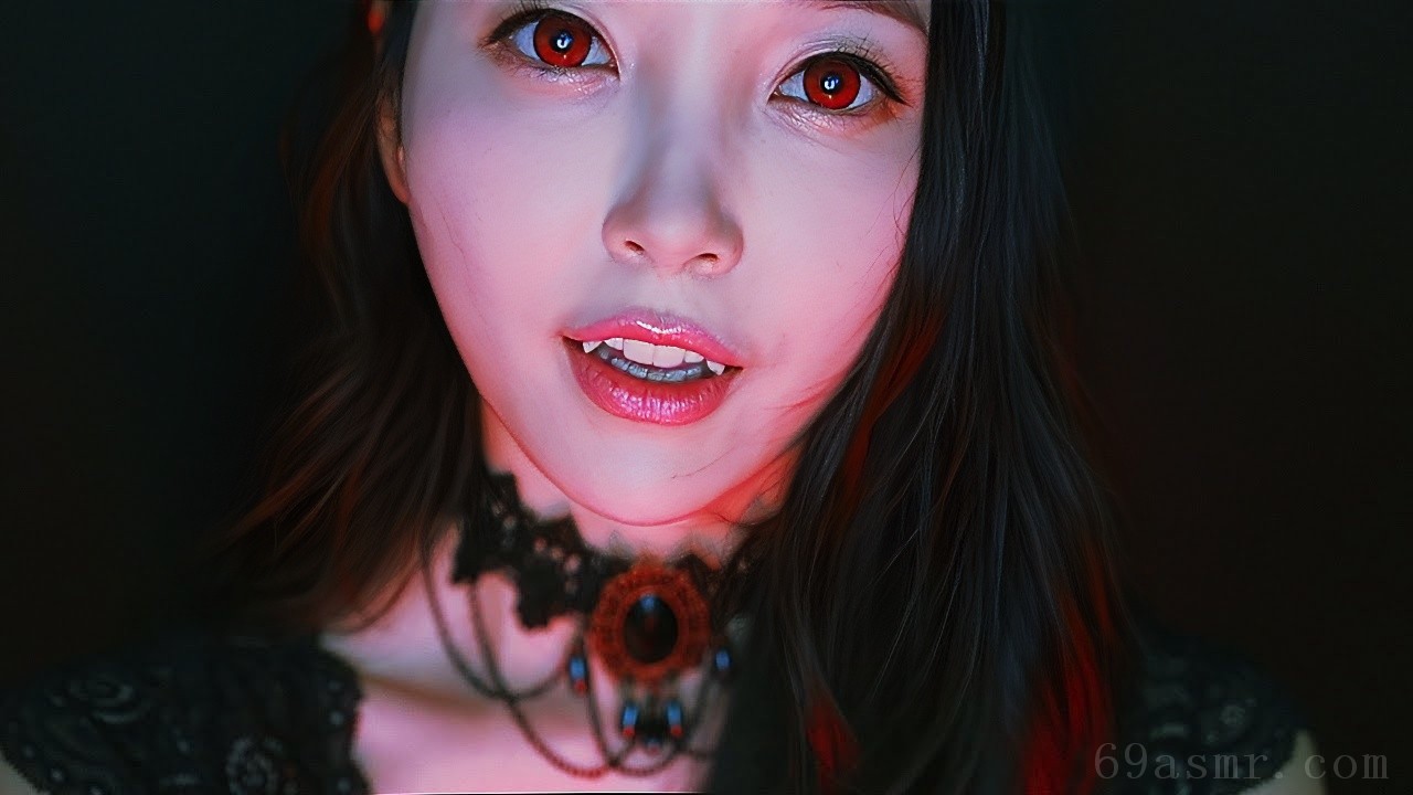 ASMR(ENG) Vampire Clinic 疯狂地问你个人问题