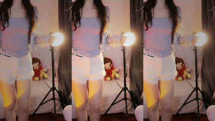 绮夏ASMR-音量调小 不是煮面 注意音量 跳舞视频，很大声.mp4